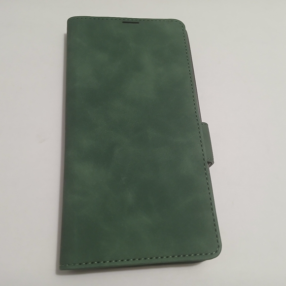 Green Leather Phone Case - Picture 14 of 14